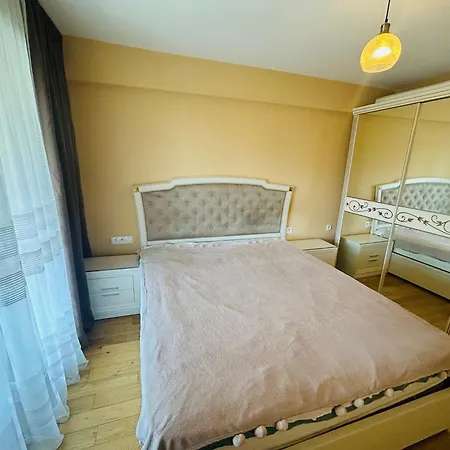 Apartment Spacieux Apparemment Dans De Luxe Avec Piscine Nice